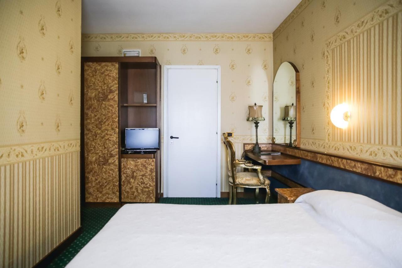Hotel Pigalle 4*