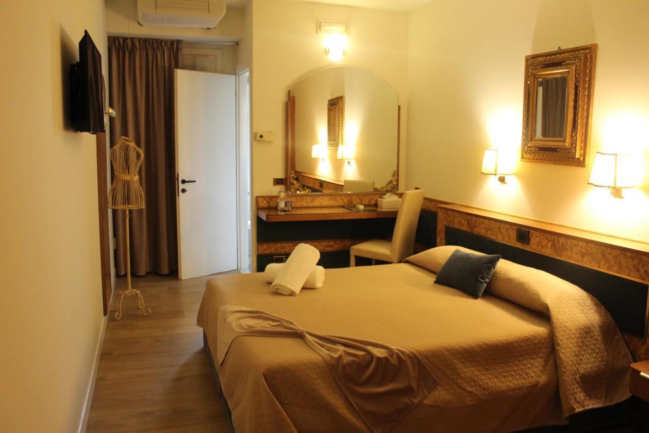 Pigalle Hotel 4*